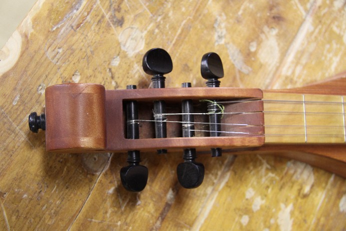 Dulcimer – Detail